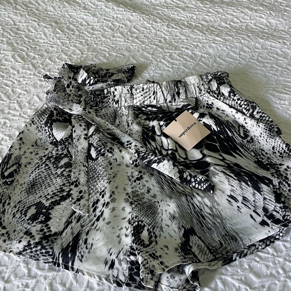 Superdown Black and White Patterned Shorts